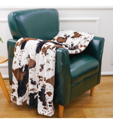 Hot Selling Luxury Cute Super Soft Cow Print Blanket  Animal Printed Mink Fleece Blankets