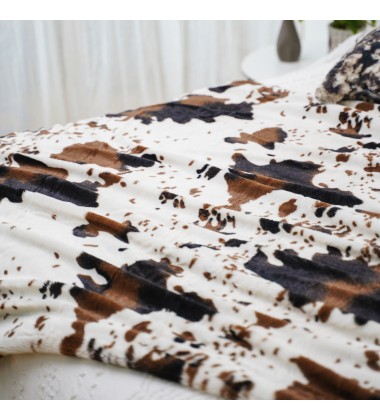 Hot Selling Luxury Cute Super Soft Cow Print Blanket  Animal Printed Mink Fleece Blankets