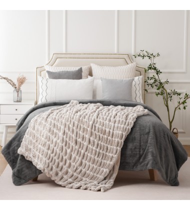 Sculpted Ruched Elegant Ultra-Plush Hypoallergenic Textured Bubble Faux Fur Throw Blanket Reversible Velvet Blanket