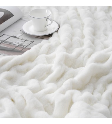 Luxury White Double Sides Warm Thick Ruched Minky Fabric Manufacturer Hugs Faux Fur Blankets for Winter