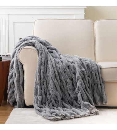 Quilted Faux Fur Minky Throw Blanket Noval Super Soft Gray Double Sides Bubble Minky Throw Blankets for Winter