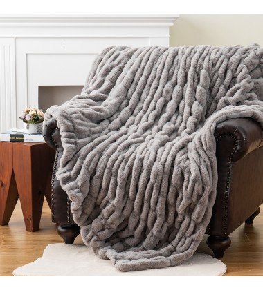 Stylish Silver Gray Double Sides Premium Super Soft No Shedding Ruched Minky Fabric Throw Blanket for sofa